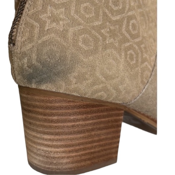 Toms Leila Suede Embossed Ankle Booties Size 9.5 - Picture 11 of 12